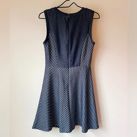 BCBGeneration Sleeveless Stripe Flare Denim Dress – Size 8 - Picture 7 of 11
